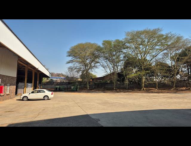 3,204M² WAREHOUSE FOR SALE IN VINTONIA